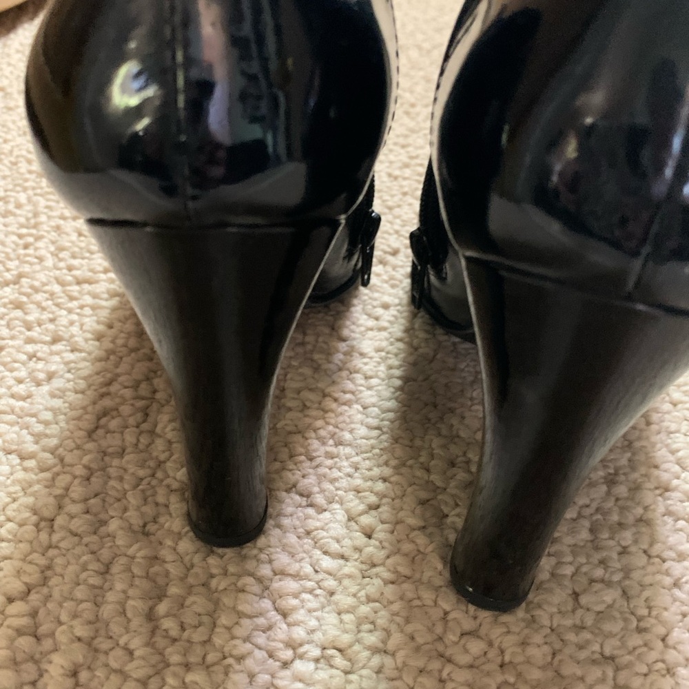 Black Basic Heals, But Extremely Comfortable-Peta… - image 3